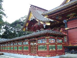 大杉神社：左斜め正面から見た本殿、幣殿、透塀