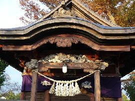 若宮八幡神社：社殿（本殿）向拝に施された精緻な彫刻
