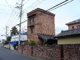 �ܖ؏@�F�E�΂ߑO�����猩���O��