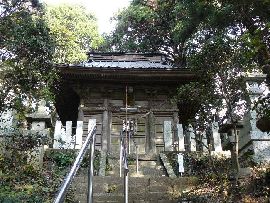 愛宕神社：境内高台に鎮座している飯綱神社