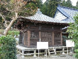 �����@�F���΂ߑO�����猩�����{��