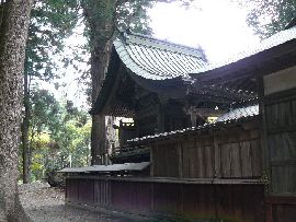 羽梨山神社歴史が感じられる渋い本殿と幣殿と板塀