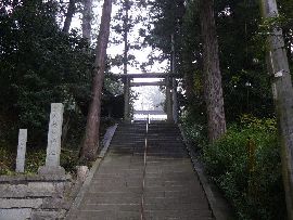 稲田神社石段と石造社号標