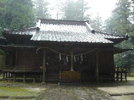 稲田神社石畳みから見た拝殿正面