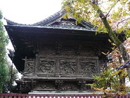 笠間稲荷神社：本殿背後の壁面に施された彫刻