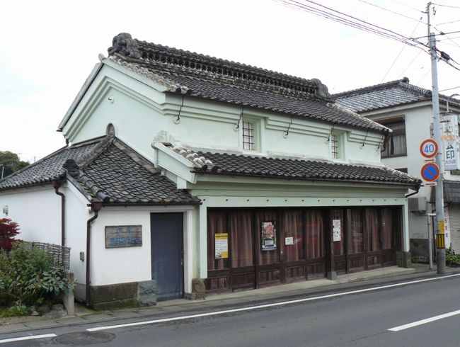 �i��H�q����