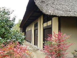 旧茂田家住宅：玄関廻りの外壁の様子