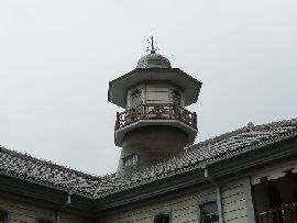 旧水海道小学校：ユニークな六角塔屋