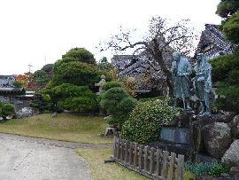 �M�莛�F�e�a���l�ƗB�M�[�̓����ƒ뉀