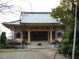 禅福寺：植栽越に見える本堂