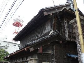 �����쐣�ƏZ��F�剮�Q�K�i�q�˂Əo��