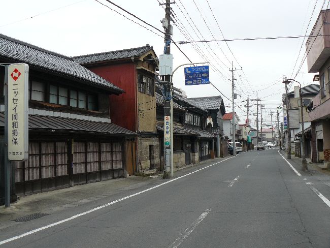 �}���s����