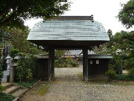 龍禅寺の正面に設けられた山門
