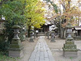 八坂神社参道の石畳と石造燈篭