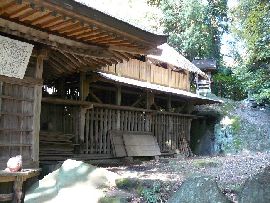 飯名神社本殿と覆屋