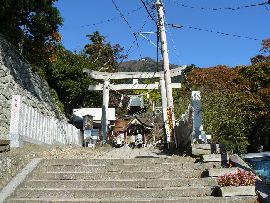 筑波山神社参道石段先に見える神々しい筑波山