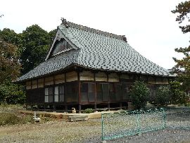 �Ő����{�����΂ߑO��