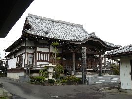 新長谷寺本堂左斜め前方