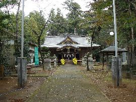 鹿嶋神社参道から見た拝殿正面
