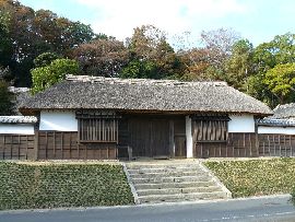 ���ƏZ��F�����ȏo������ł��钷����